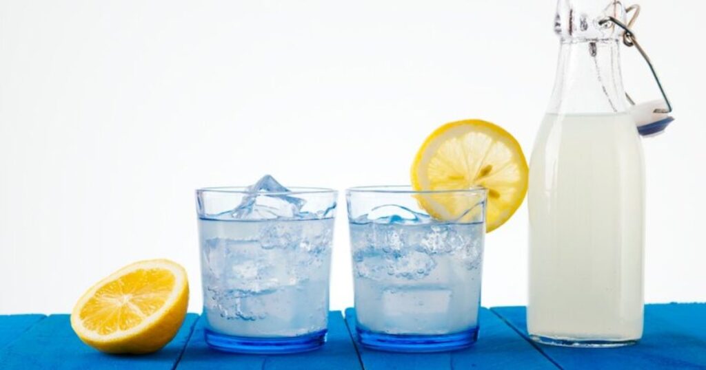 Difference Between Sparkling Water, Soda Water & Tonic Water